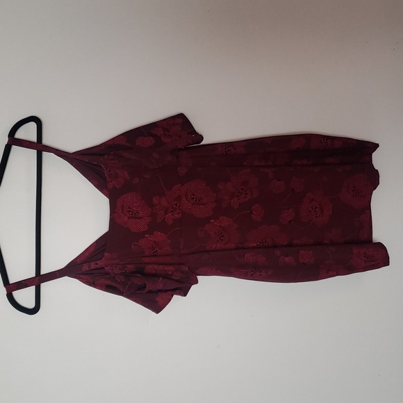 LE CHATEAU Floral Dress - Picture 3 of 5